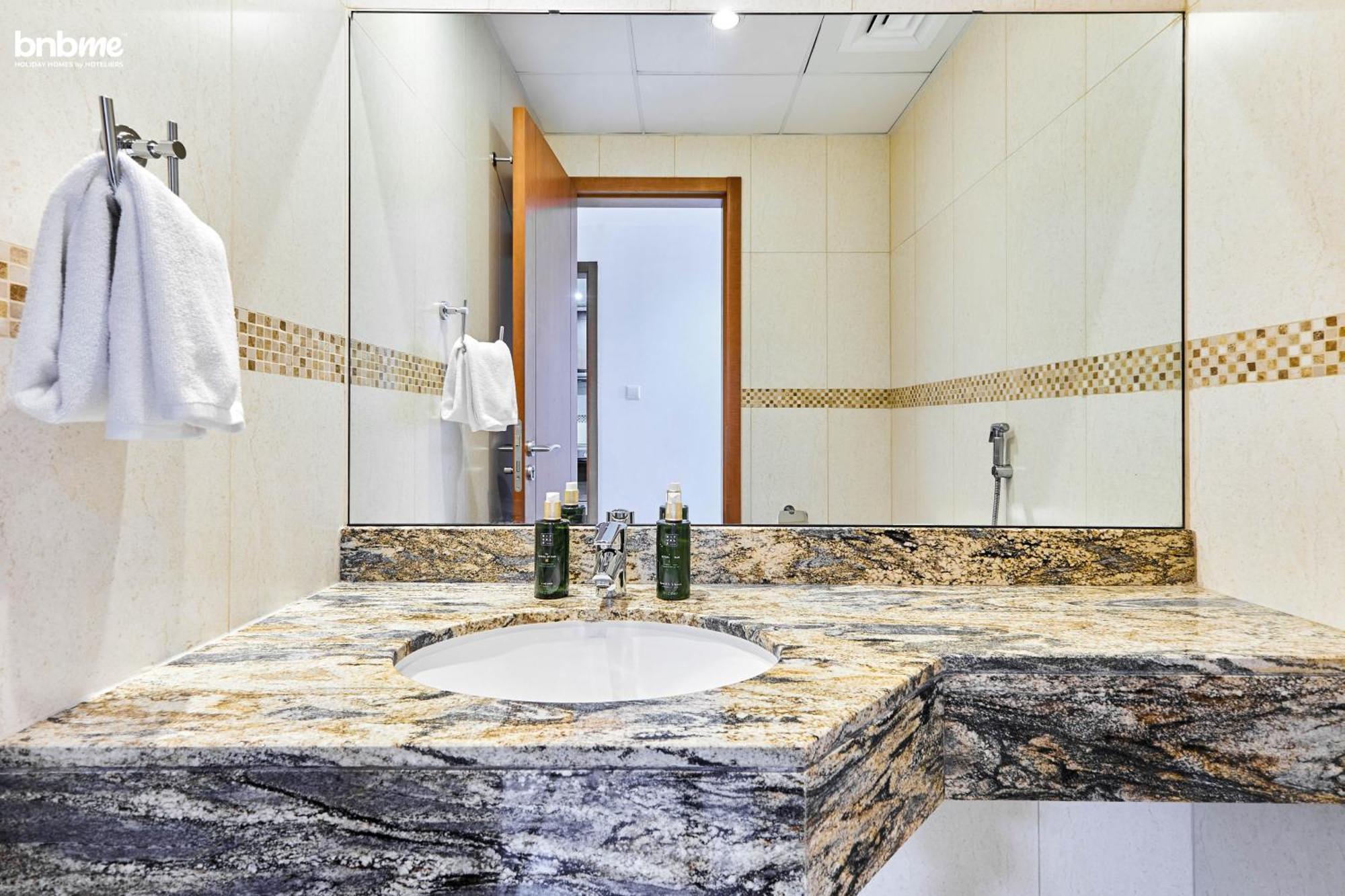 Bnbmehomes - Saba Tower Dubai Eksteriør bilde